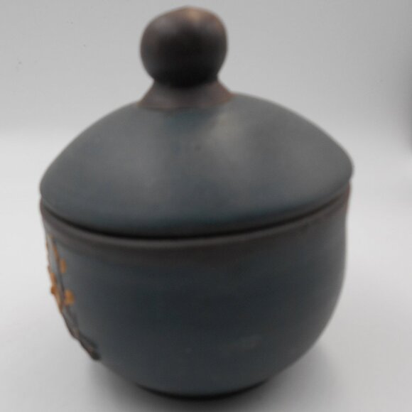 VINTAGE ZISHA TEA MUG YIXING TEACUP WITH LID HANDMADE FLORAL PLUM BLOSSOM DESIGN - Picture 2 of 11